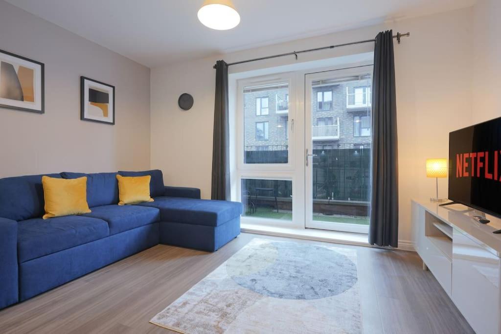 Luxury Campbell Park Apartments In Central Mk With Balcony, Free Parking & Smart Tv With Netflix By Yoko Property Milton Keynes Exterior photo